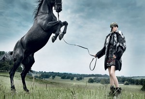 edie_vogue_sep13_vogue_1.thumb.jpg.4d6710d7b00f240e43520bcdd56c9f58.jpg