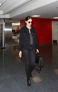 eiza-gonzalez-at-lax-airport-91917-6.jpg