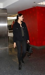 eiza-gonzalez-at-lax-airport-91917-7.jpg