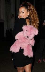 ella-eyre-off-white-x-mytheresa.com-event-in-london-09-17-2017-3.jpg