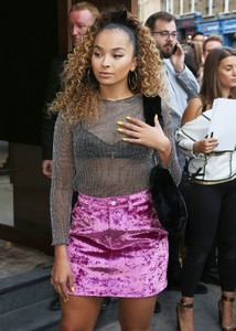 ella-eyre-topshop-show-in-london-09-17-2017-4.jpg