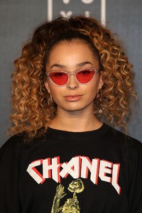 ella-eyre-voxi-launch-party-in-london-uk-08-31-2017-0.jpg