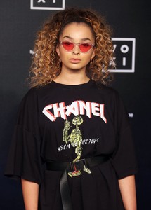 ella-eyre-voxi-launch-party-in-london-uk-08-31-2017-2.jpg
