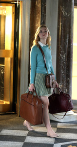 elle-fanning-filming-an-untitled-woody-allen-film-in-nyc-92617-11.jpg