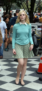 elle-fanning-filming-an-untitled-woody-allen-film-in-nyc-92617-12.jpg