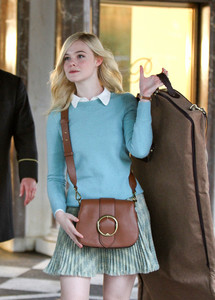 elle-fanning-filming-an-untitled-woody-allen-film-in-nyc-92617-3.jpg