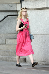 elle_fanning_006.jpg