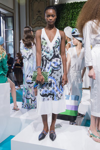 emilio-pucci-rs18-2871.thumb.jpg.328764f8b15e510857f9528b1d57c862.jpg