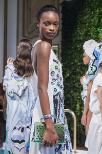 emilio-pucci-rs18-2873.thumb.jpg.c613947452e7091862acda9720a1c5c5.jpg