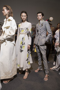 etro-bks-m-rs18-7094.thumb.jpg.eac2e2372e9b30553ef8e8123d61cc1a.jpg