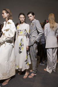 etro-bks-m-rs18-7096.thumb.jpg.7d44898009ec40695bbfd98d6fff283b.jpg