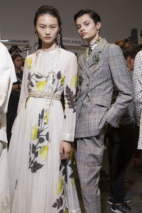 etro-bks-m-rs18-7100.thumb.jpg.2538518edc13f6acddaa4ad0edb8301f.jpg
