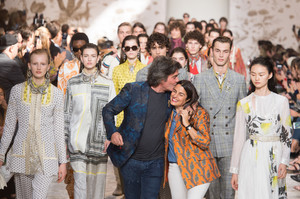 etro-rs18-5240.thumb.jpg.558b4f9d0fe57db545d9a2b7011741e2.jpg