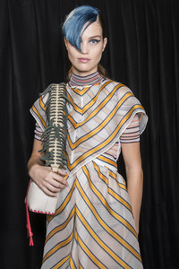 fendi-bks-v-rs18-4048.thumb.jpg.e60662fc8ee2a41fe52281d536e20454.jpg