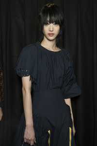 fendi-bks-v-rs18-4133.thumb.jpg.756f257227432b4c98c85d52ad18421b.jpg