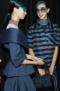 fendi-bks-z-rs18-0506.thumb.jpg.e44843b02eaf0ab1136e9e7e34723333.jpg