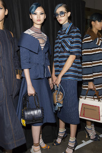 fendi-bks-z-rs18-0510.thumb.jpg.6af91c629fa6763ec5579aeb78494756.jpg