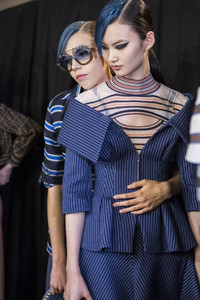 fendi-bks-z-rs18-0656.thumb.jpg.6f6f573493cbec37963ab46655165fa2.jpg