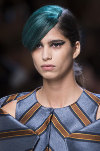 fendi-clp-rs18-0849.thumb.jpg.9ef670ec6313d84a9bc47851a45789be.jpg
