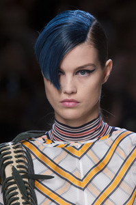 fendi-clp-rs18-1265.thumb.jpg.50d3f035ceb545151849893969b0489a.jpg