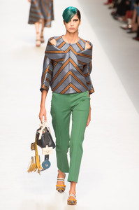 fendi-rs18-0773.thumb.jpg.bc657b7cdc28c1651001e47680e8941b.jpg