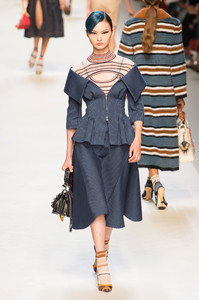fendi-rs18-0893.thumb.jpg.d295f9366e4cdf139ab885164ec06121.jpg