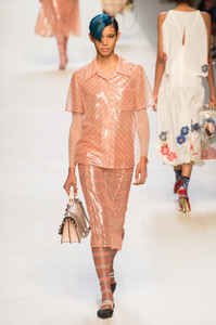 fendi-rs18-1211.thumb.jpg.a9c7f3ae0ba2ef3c6624e32055bc67bc.jpg