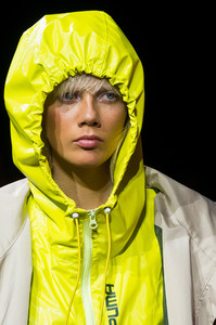 fenty-puma-clp-rs18-2938.thumb.jpg.120b04c63f4e3dcba808effc6c5513ce.jpg