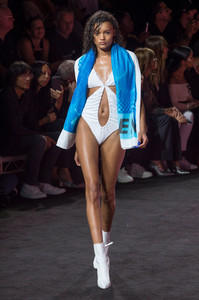 fenty-puma-rs18-5497.thumb.jpg.8c9dc7811dcf65b1486fbbfef4cec001.jpg