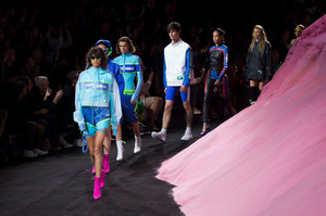 fenty-puma-rs18-5688.thumb.jpg.8f9d53c1e9d67eb77f3d2df12074aad5.jpg