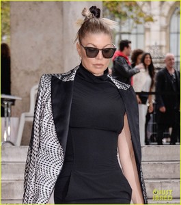 fergie-rick-owens-paris-show-02.jpg