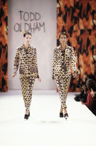 gail-todd-oldham-ss-1994-4.thumb.jpg.62ca3e09c4204125bf79165efac278fd.jpg