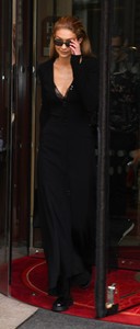 gigi-hadid-leaving-her-hotel-in-paris-92717.jpg