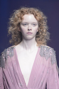 gucci-clp-rs18-1131.thumb.jpg.6eceeed0b8073f3d8d4574ad0e985e30.jpg