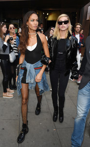 hailey-baldwin-amp-joan-smalls-leaving-the-topshop-fashion-show-in-london-91717-3.jpg