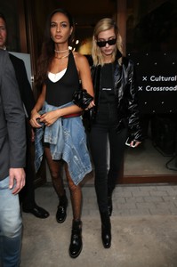 hailey-baldwin-amp-joan-smalls-leaving-the-topshop-fashion-show-in-london-91717-9.jpg