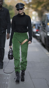 hailey-baldwin-out-in-paris-92617-6.jpg
