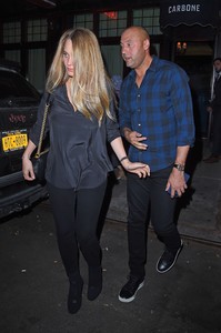 hannah-davis-out-for-dinner-in-nyc-91117-5.jpg