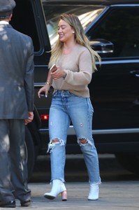 hilary-duff-out-in-la-9917-25.jpg