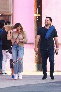 hilary-duff-out-in-la-9917-9.jpg