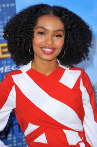 hqcelebcorner-Mireille-Yara-Shahidi-002.jpg