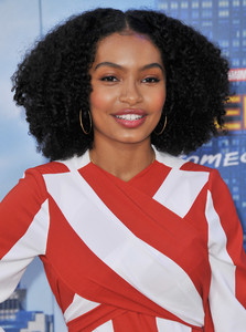 hqcelebcorner-Mireille-Yara-Shahidi-003.jpg