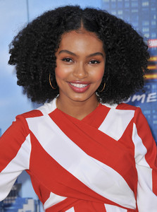 hqcelebcorner-Mireille-Yara-Shahidi-004.jpg