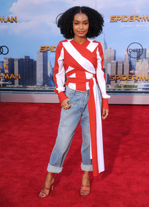 hqcelebcorner-Mireille-Yara-Shahidi-005.jpg