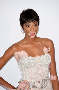 hqcelebcorner__39_.jpg