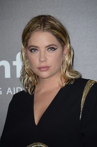 http-picturepub.net-index.php-threads-ashley-benson-walks-the-red-carpet-of-amfar-gala-milano-in-milan-italy-september-21-2017.167801-_11.jpg