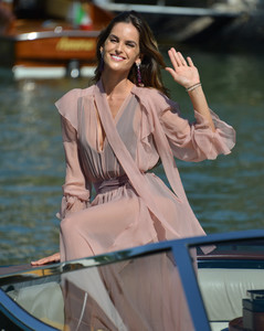 izabel-goulart-74th-venice-international-film-festival-day-2-83017-2.jpg