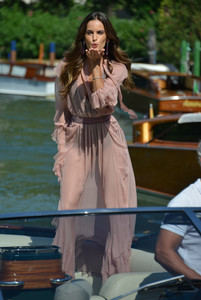 izabel-goulart-74th-venice-international-film-festival-day-2-83017-20.jpg