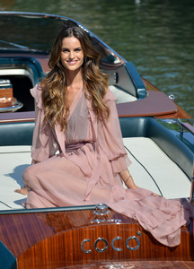 izabel-goulart-74th-venice-international-film-festival-day-2-83017-25.jpg