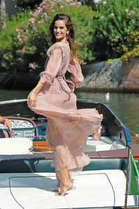 izabel-goulart-74th-venice-international-film-festival-day-2-83017-31.jpg